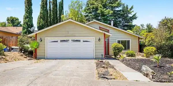 4004 S Royal Links Cir