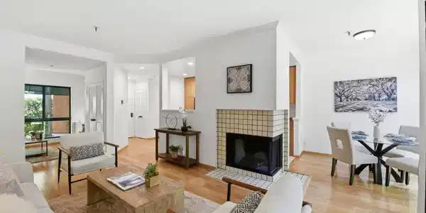 4250 El Camino Real