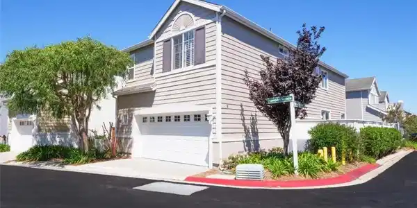 1846 Newport Terrace