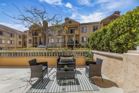 640 Camino De La Reina