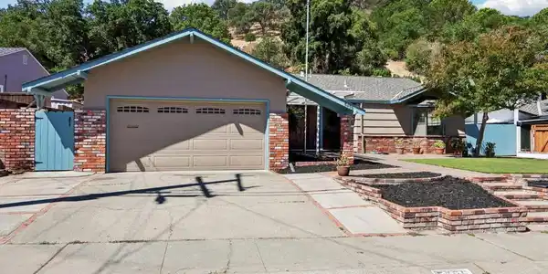 5456 Degnan Dr