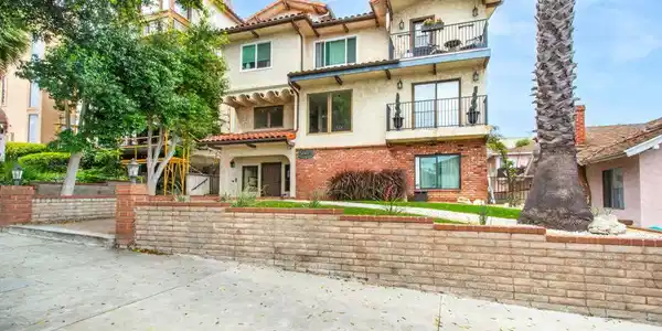 1440 W 9th Street