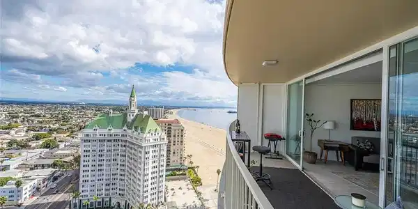 700 E Ocean Boulevard