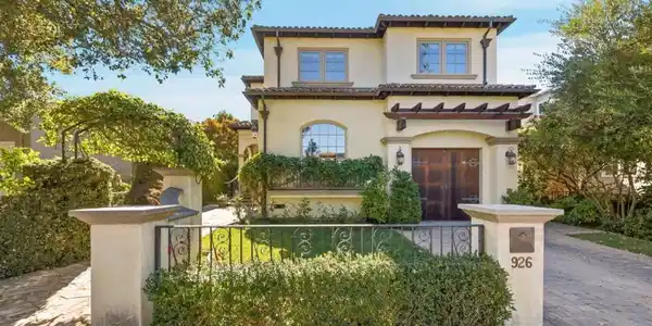926 Rosewood Avenue