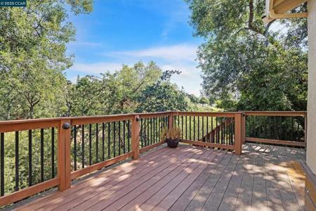 14 Saint Louis Ln