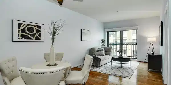 450 J St