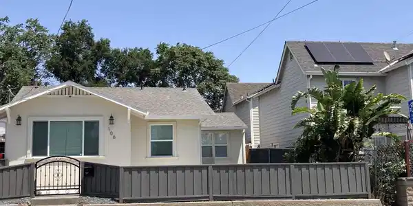106 W 10Th St