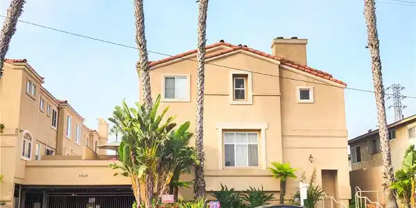 1628 E Palm Ave