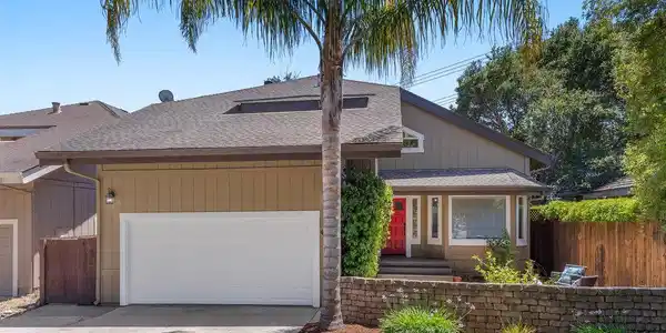 204 Oak Way