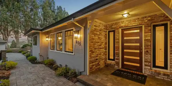 635 Capuchino Drive