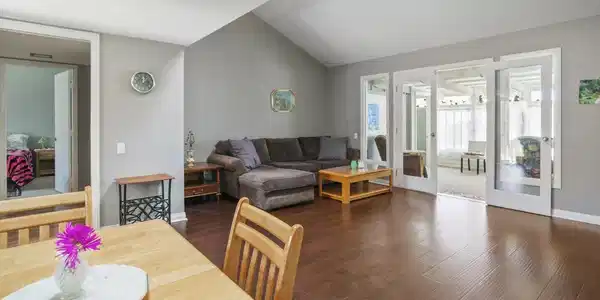 3685 Vista Campana N