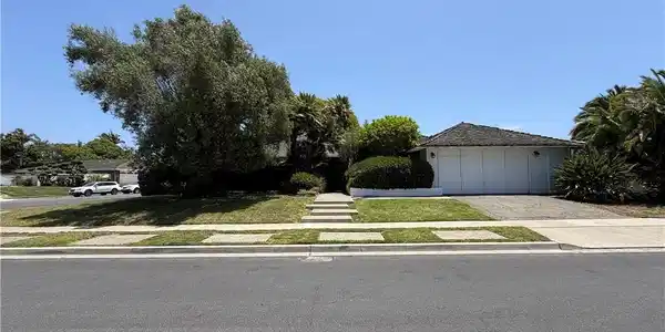 1900 Altura Drive