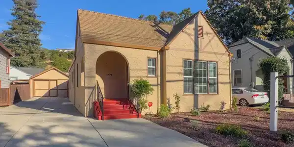 2535 Alhambra Ave