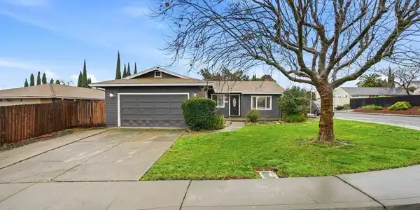 23 Shasta Dr