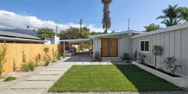 21 La Cadena Street