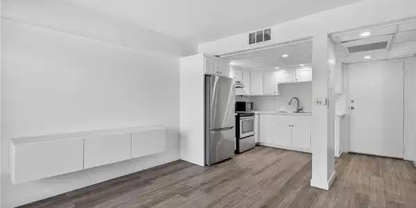 1450 LOCUST AVENUE