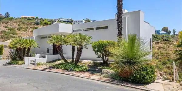 2365 Hillview Drive