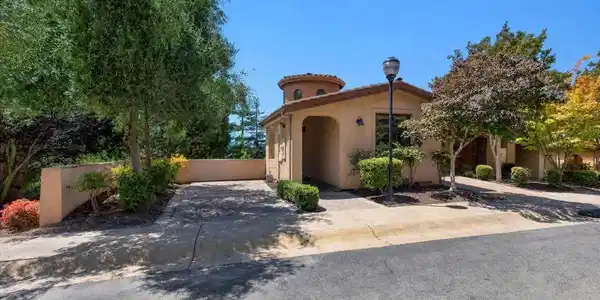 84 Siena Dr