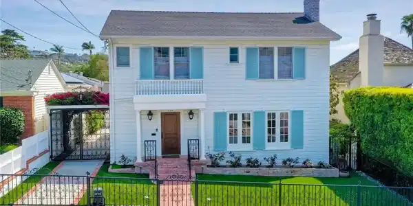 637 Arenas St.