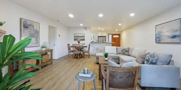 8860 Villa La Jolla Drive