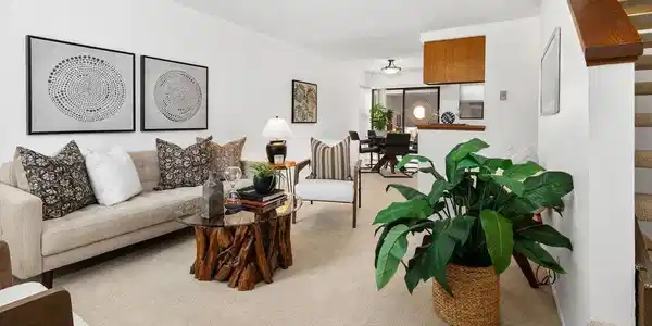 8746 Villa La Jolla Dr