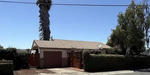 2501 MacArthur Ave