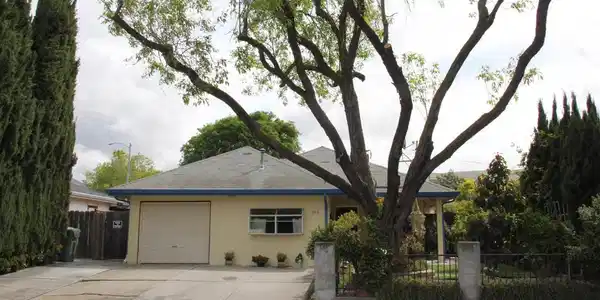 340 Carnegie Dr