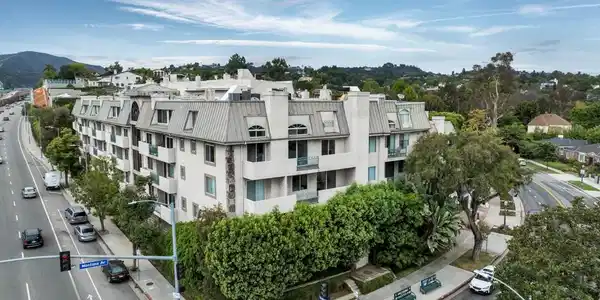 390 S Sepulveda