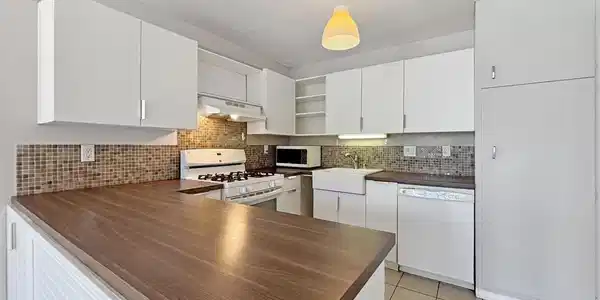 6855 Friars