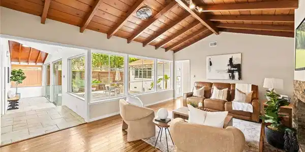 2689 Santa Ana Avenue