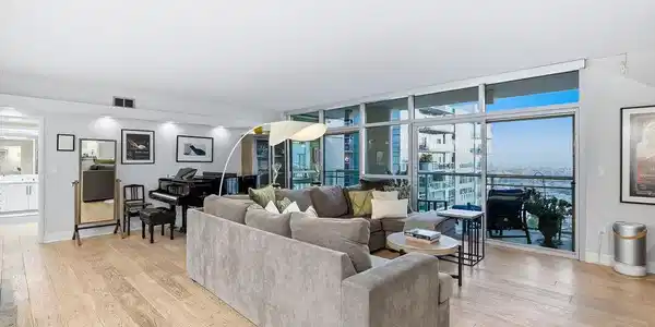 13700 Marina Pointe Drive