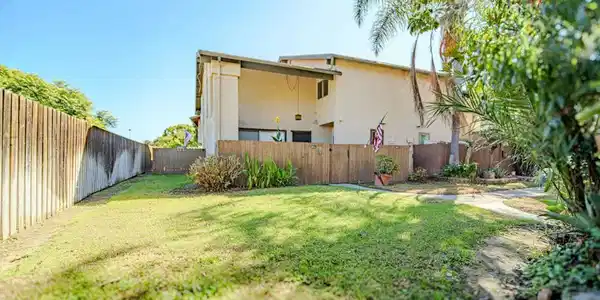 1450 Melrose Avenue