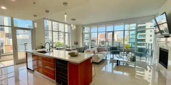 550 Front St