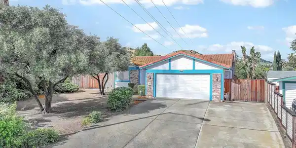 2213 Navarro Ct