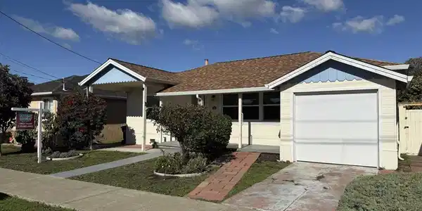 2103 Visalia Ave