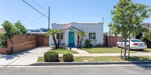 2625 Myrtle Ave