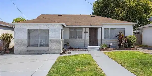 576 Pomona St