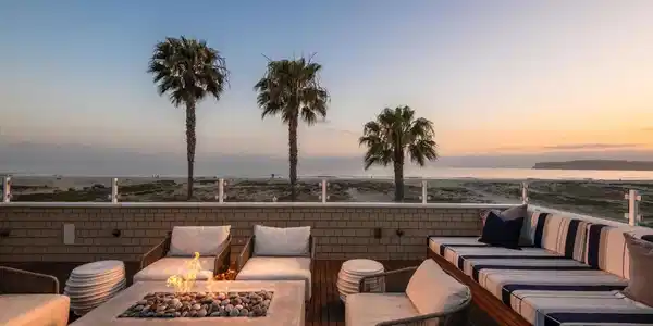 527 Ocean Blvd