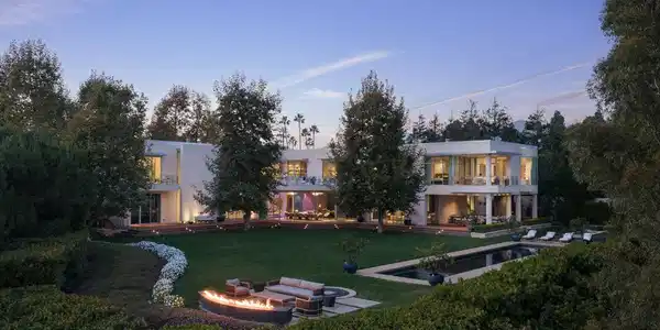 652 Chautauqua Boulevard