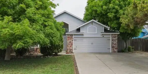 932 Stonegate Cir