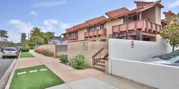 835 D Ave