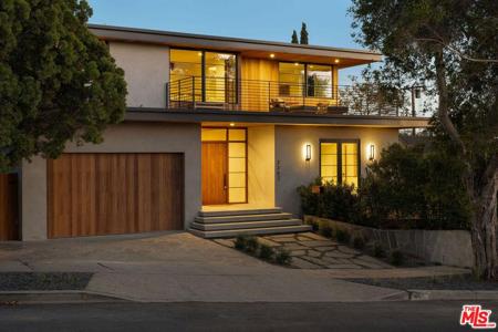 3362 Rosewood Avenue