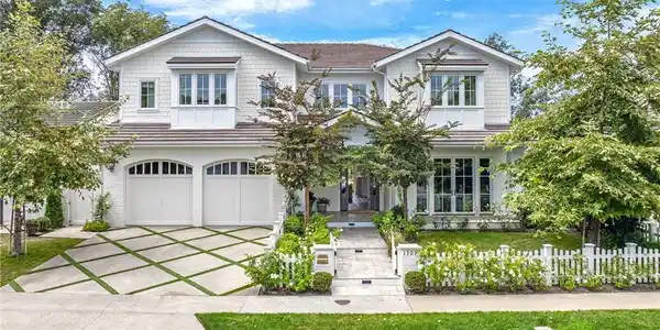 1707 Newport Hills Drive W