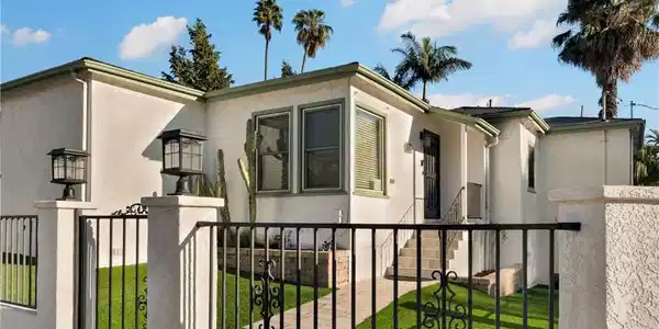 3275 Boundary