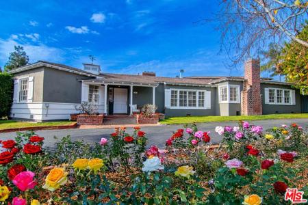 157 N Woodburn Drive