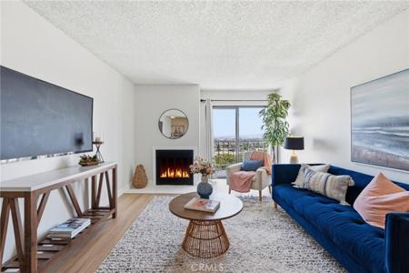 2599 Walnut