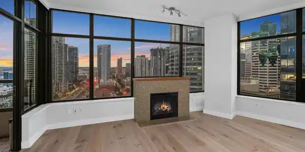700 W E Street