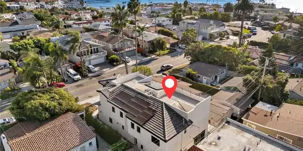 214 W Mariposa