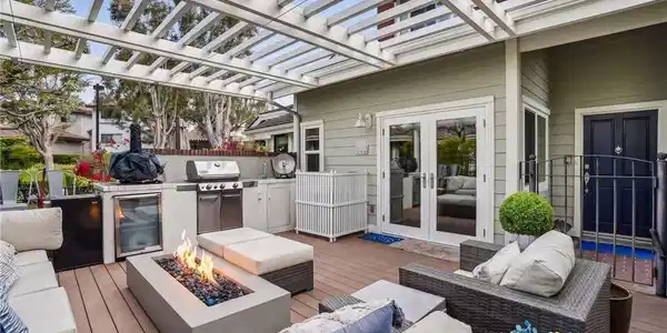 27 Tiburon Court