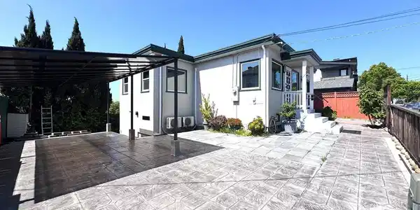 867 Prospect Ave